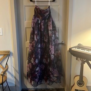 Brand new Lulu’s A-Line purple Floral Dress. Size M